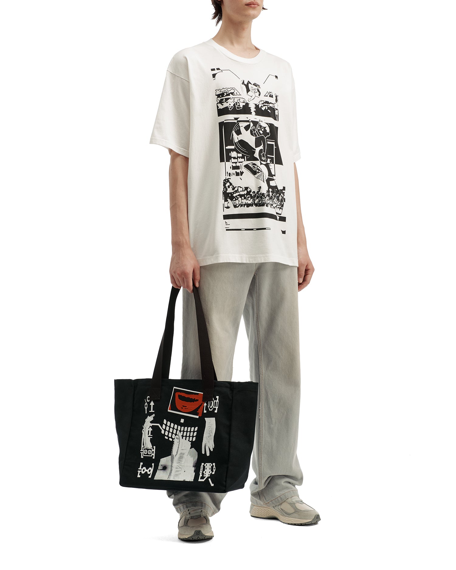 C.E Graphic tote bag