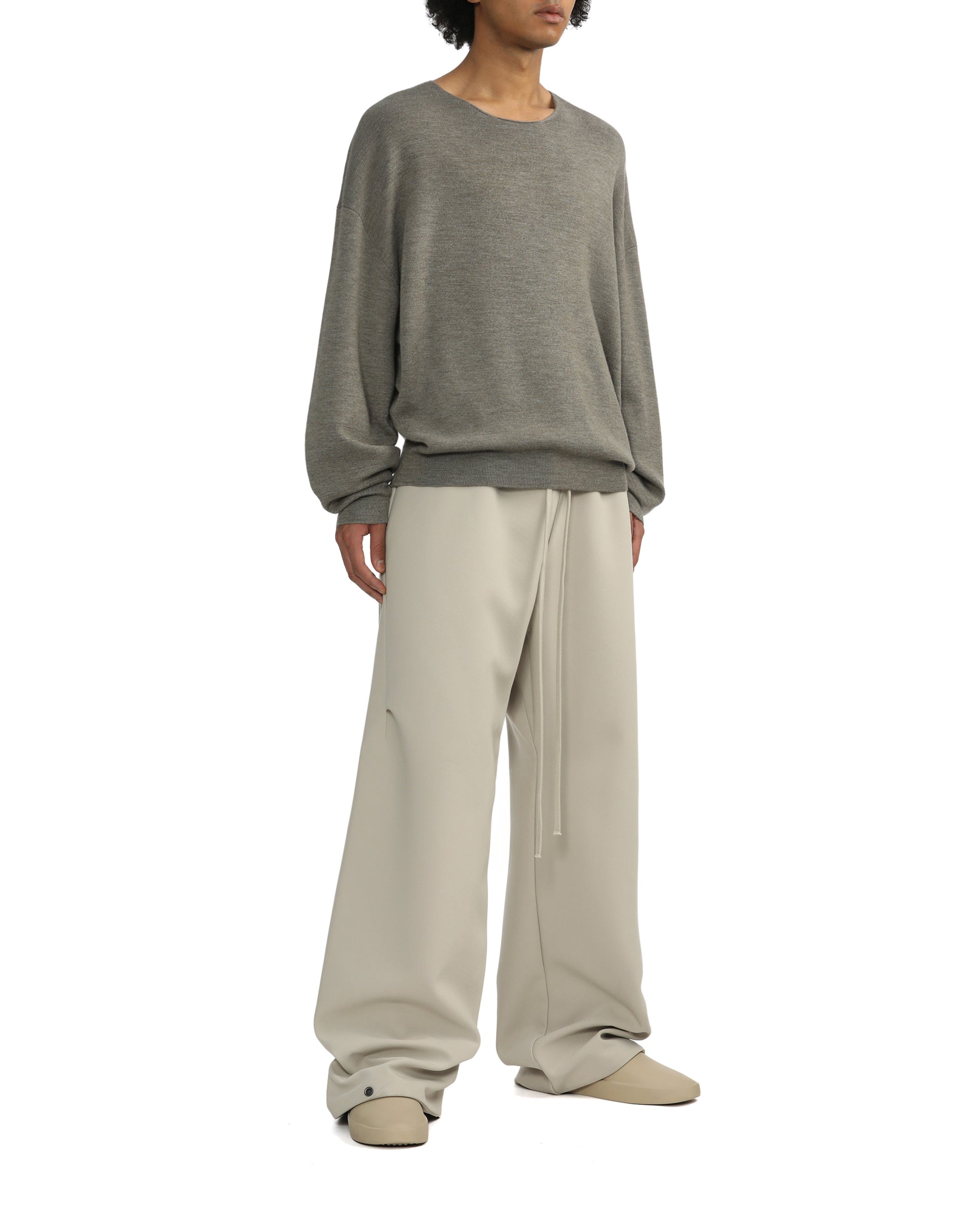 ESSENTIALS Round neck tee