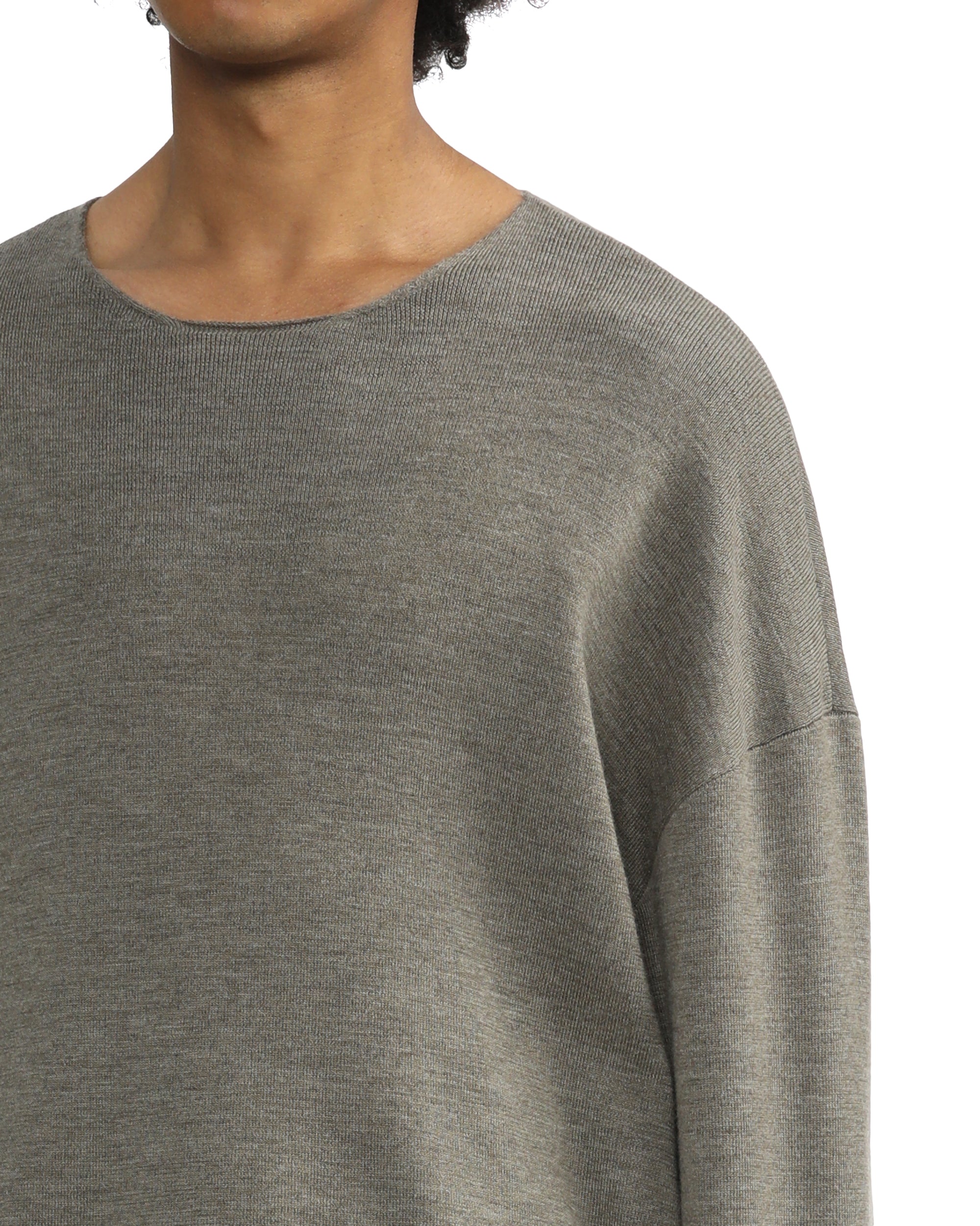 ESSENTIALS Round neck tee
