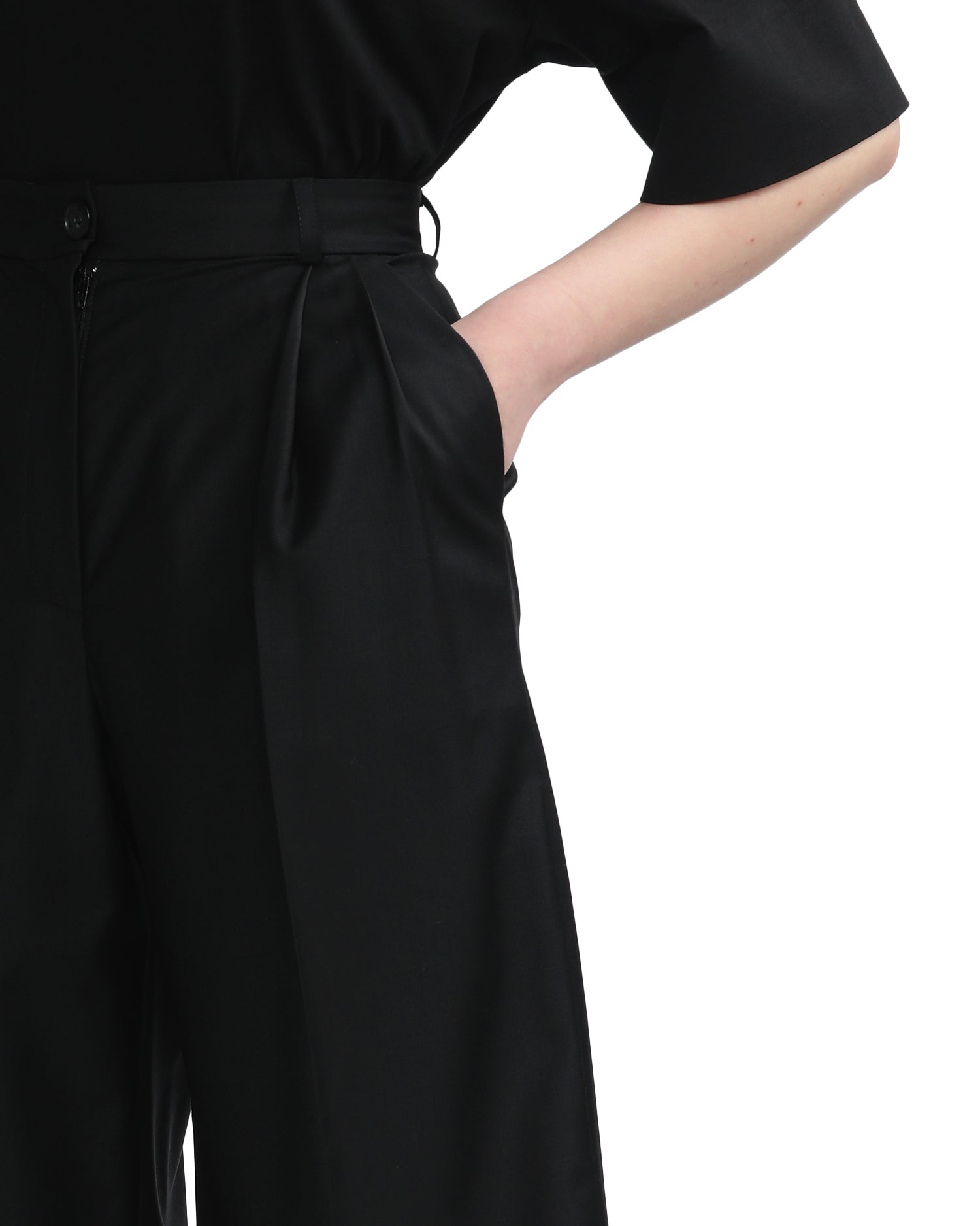 MATÉRIEL Wide leg shorts