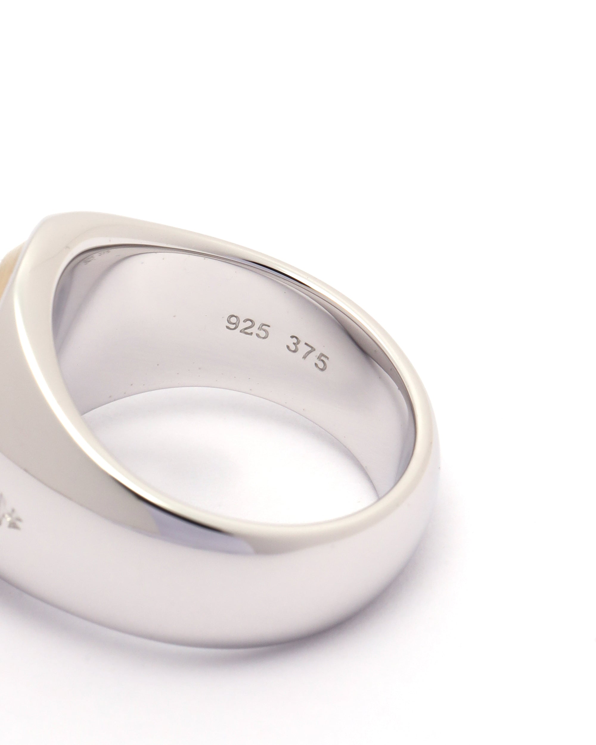 TOM WOOD Oval gold top ring