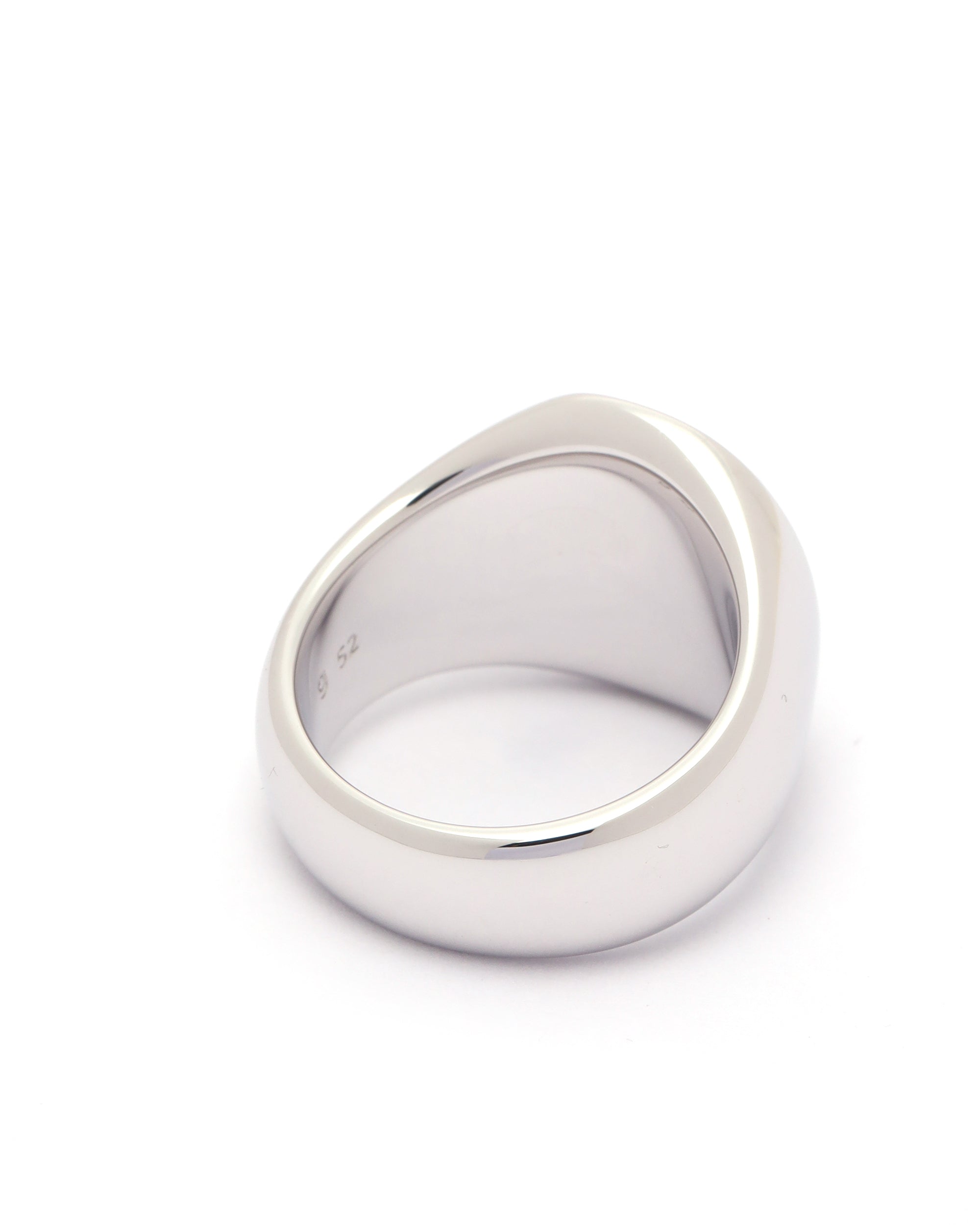 TOM WOOD Oval polished black onyx ring