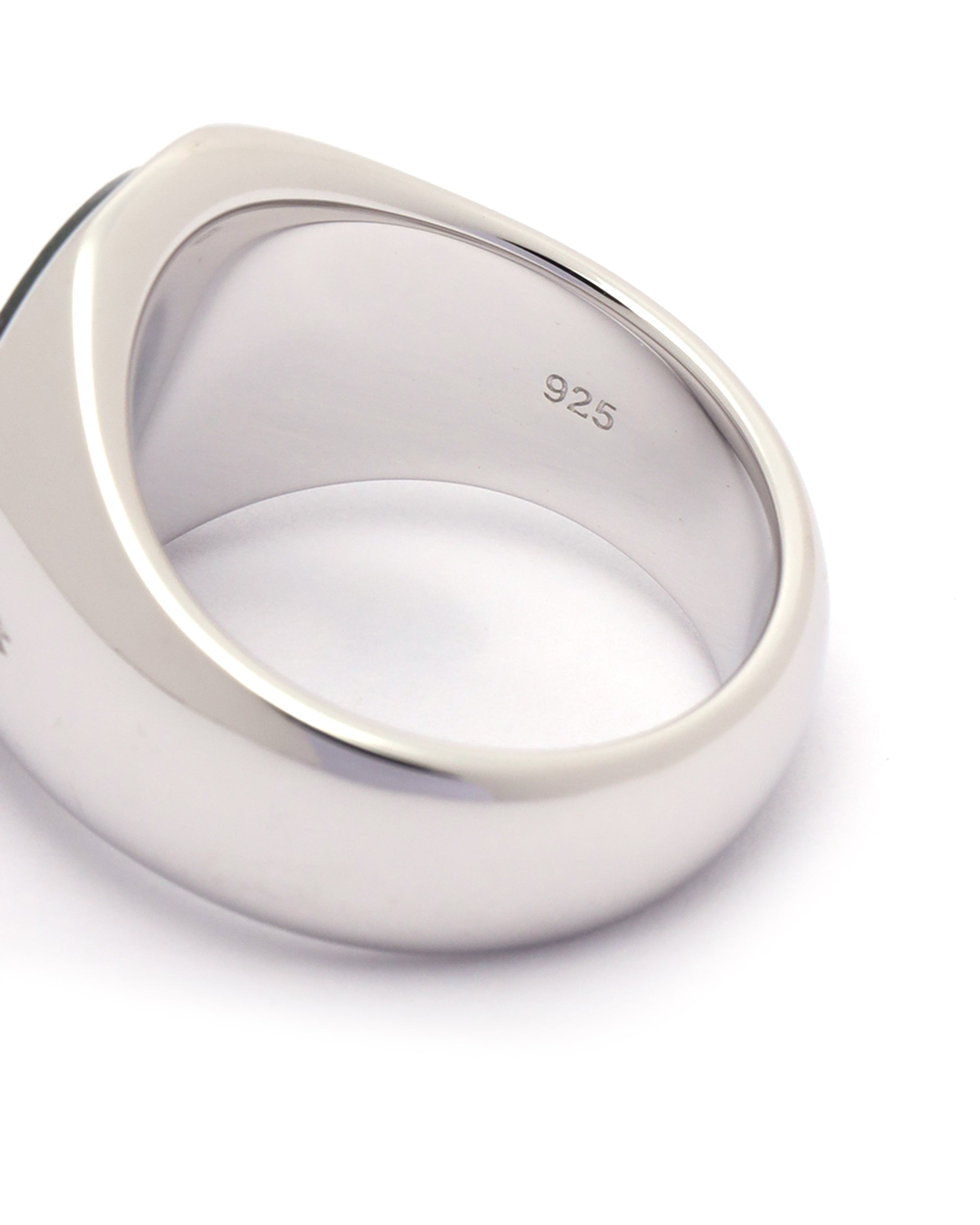 TOM WOOD Oval polished black onyx ring