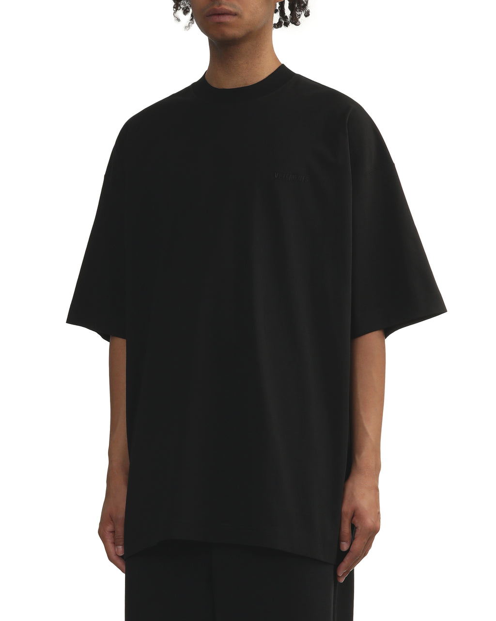 VETEMENTS Embroidered logo tee