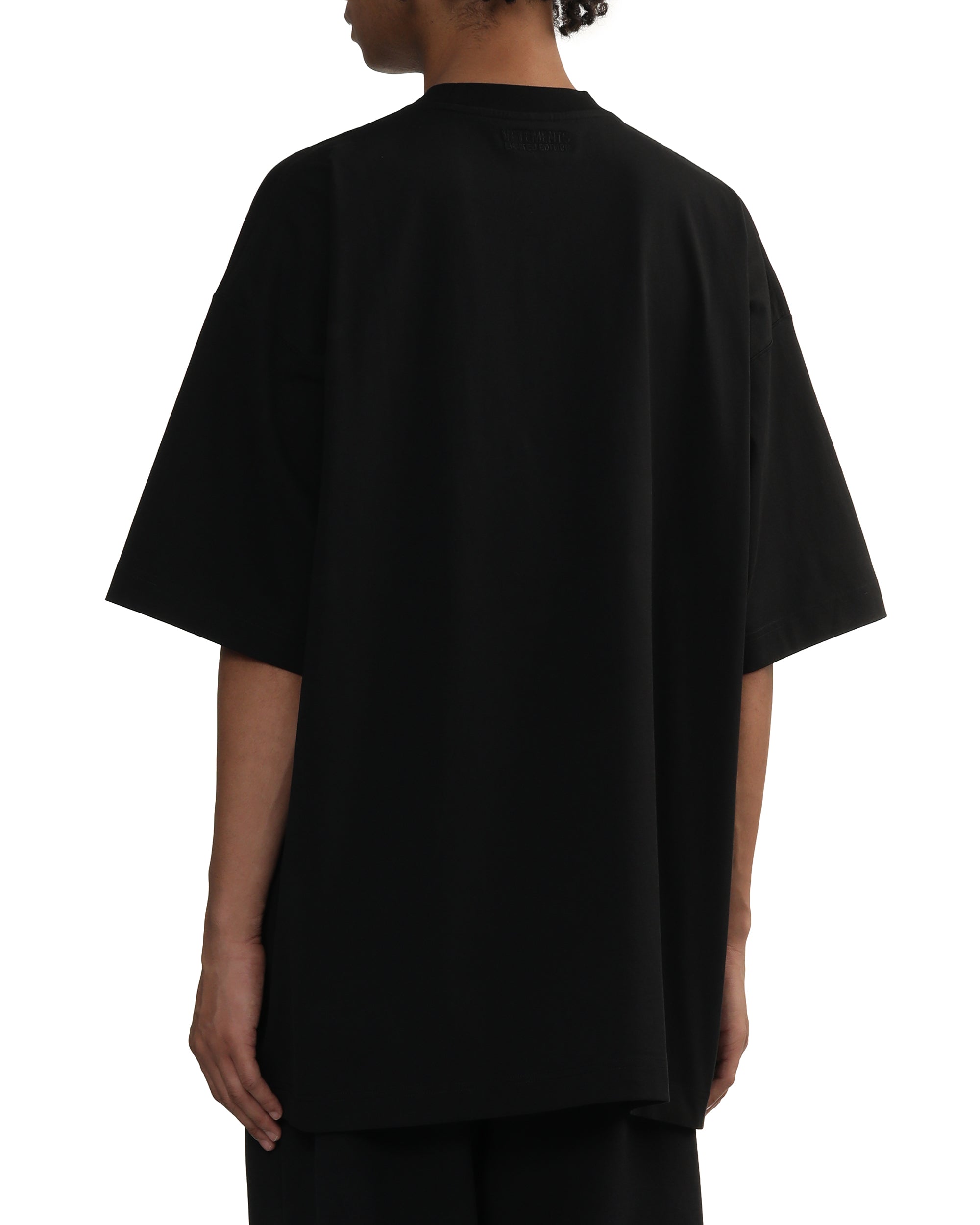 VETEMENTS Embroidered logo tee