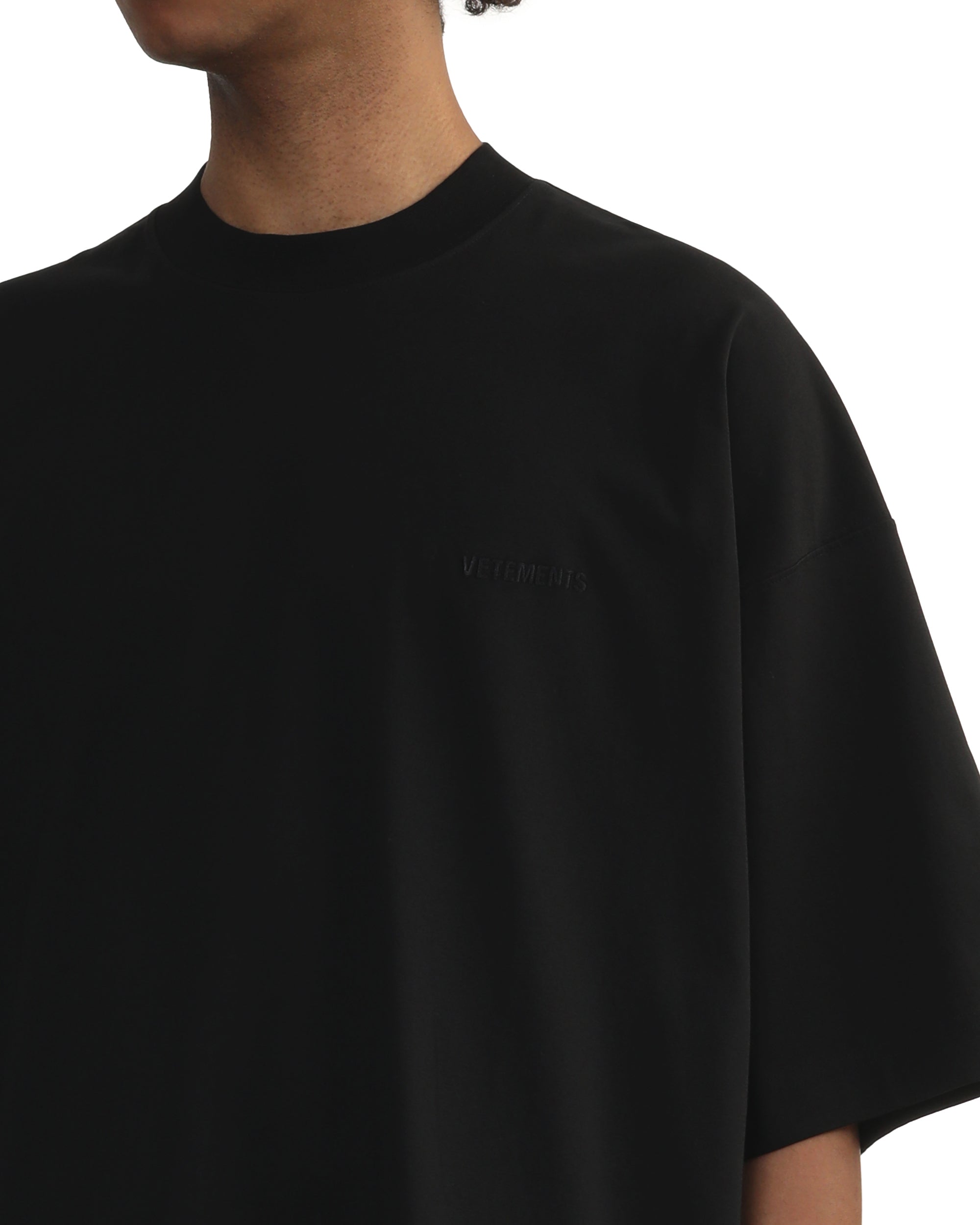 VETEMENTS Embroidered logo tee