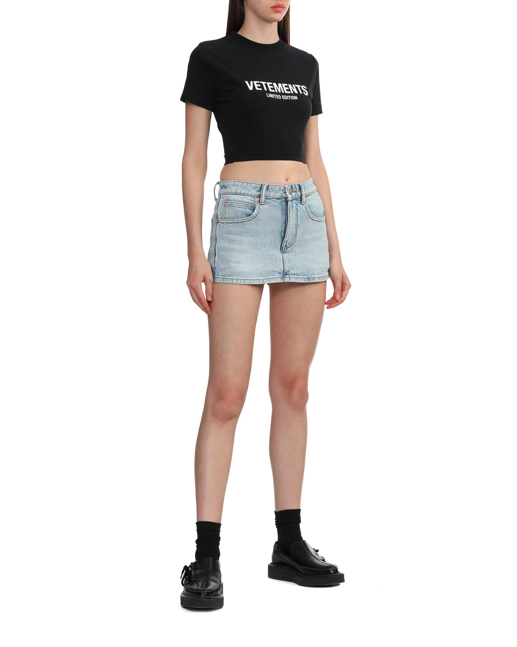 VETEMENTS Cropped logo tee