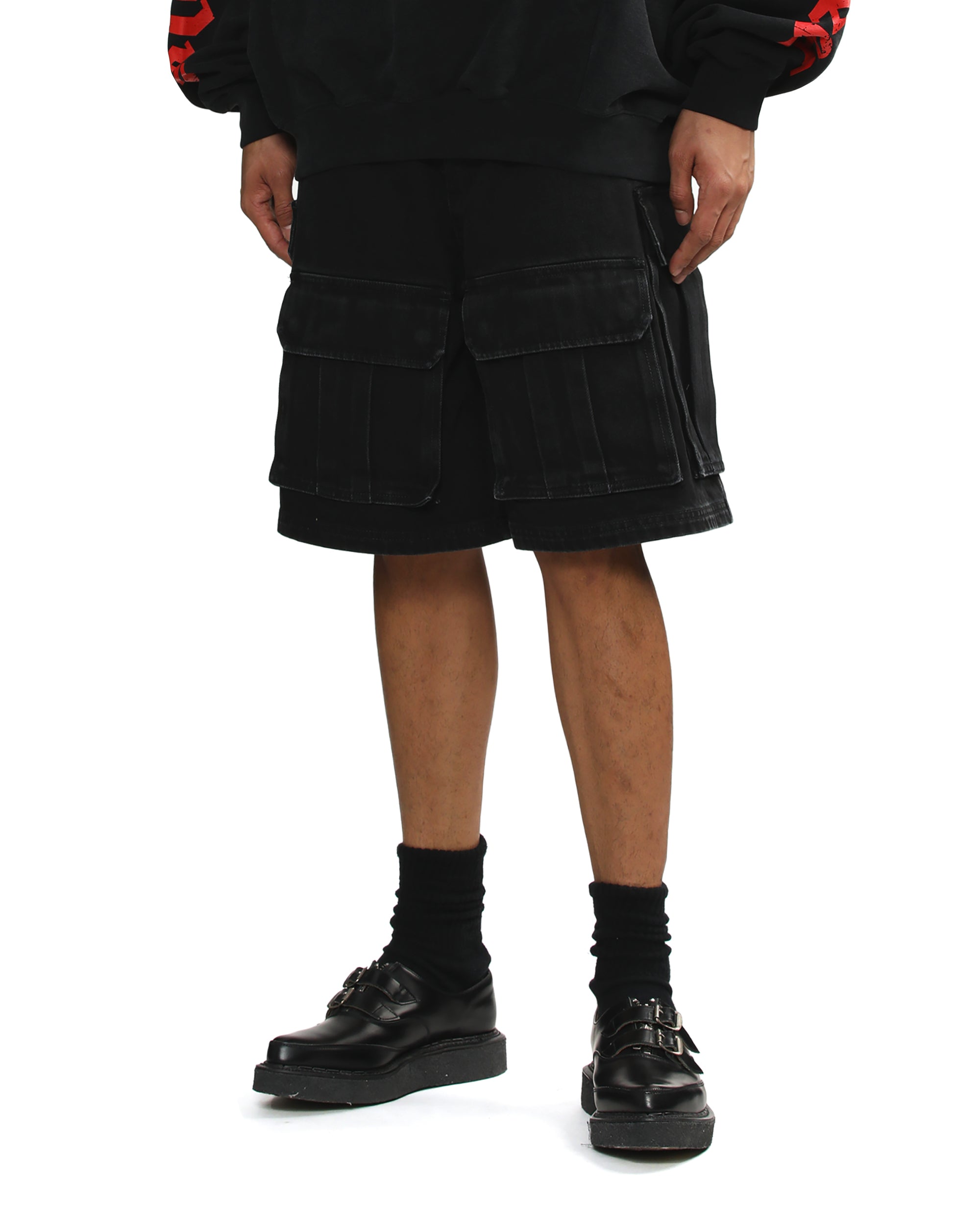 VETEMENTS Multipocket cargo denim shorts